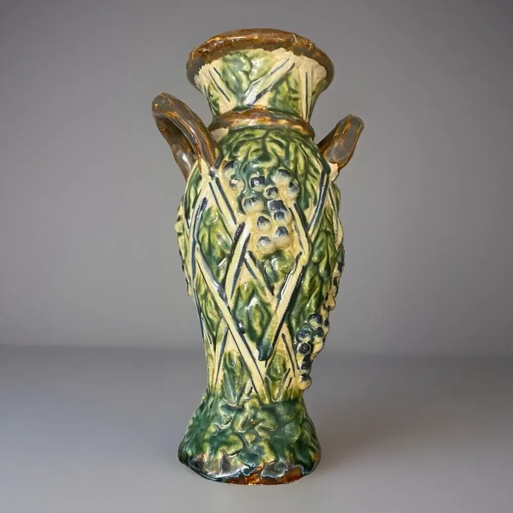 Italian Majolica Grape Vine Leaves Trellis Ceramic Art Pottery Vase 9.5